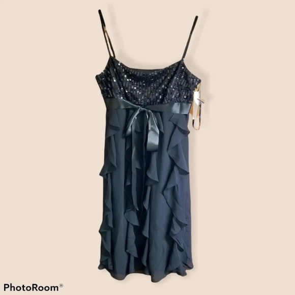 Sexy Eliza j dress. - Picture 2 of 3